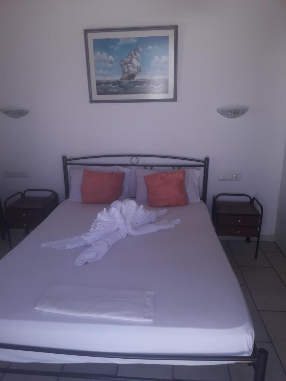 Simos Luxury Apartments Naxos City Extérieur photo